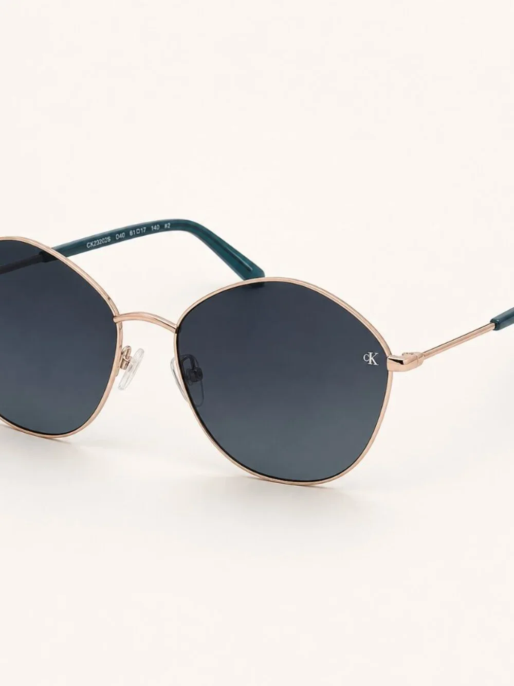 Calvin Klein chic calvin